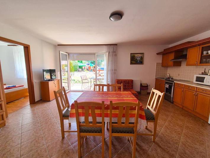 Ferienhaus für 6 Personen, mit Ausblick und Garten sowie Seeblick in Zamardi - 4