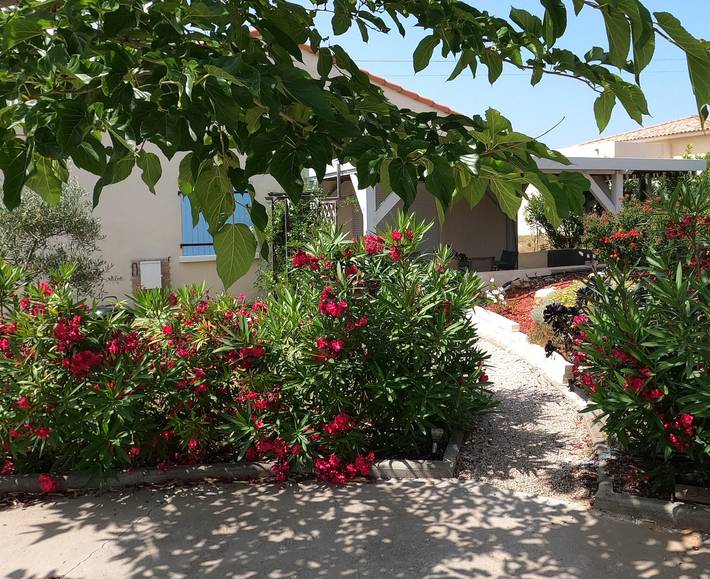 Gîte pour 6 personnes, avec terrasse et jardin