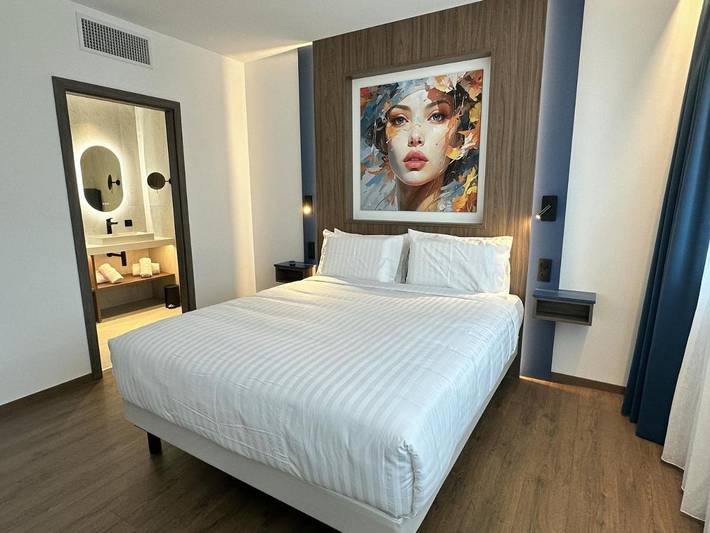 Hôtel pour 2 personnes, avec Terrasse ainsi que Piscine et Vue