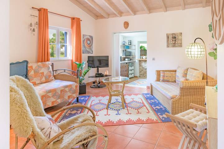 Holiday Home 'Canto Do Sol - Selão Da Eira' with Sea View, Shared Pool, and Wi-Fi in São Teotónio, Costa Alentejana