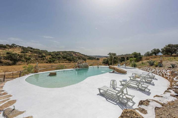 Casa rural para 8 personas, con Terraza además de Jardín y Piscina en Morón de la Frontera