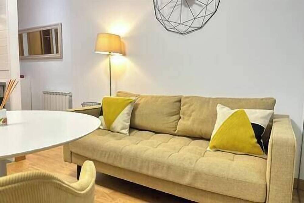 Entire apartment, Ybh Luis Taboada 13, 1D in Vigo, Rías Baixas