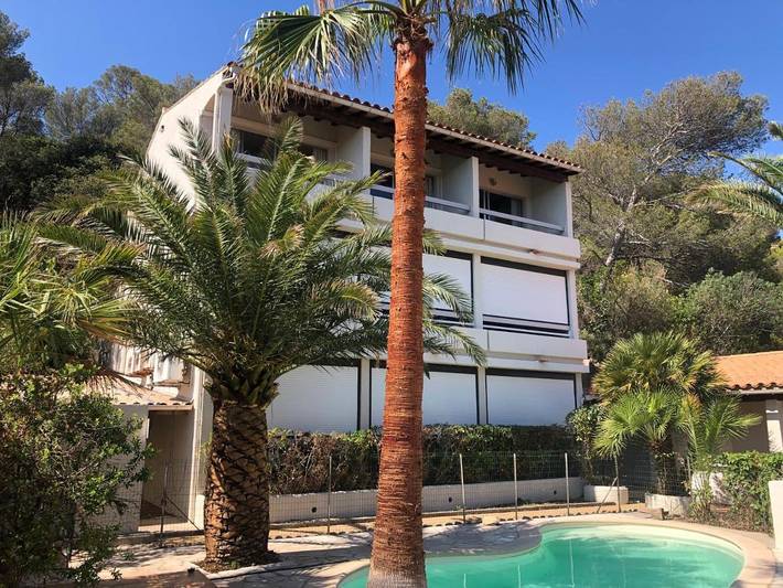 Hôtel pour 3 personnes, avec piscine ainsi que terrasse et jardin dans Plage Camp Long