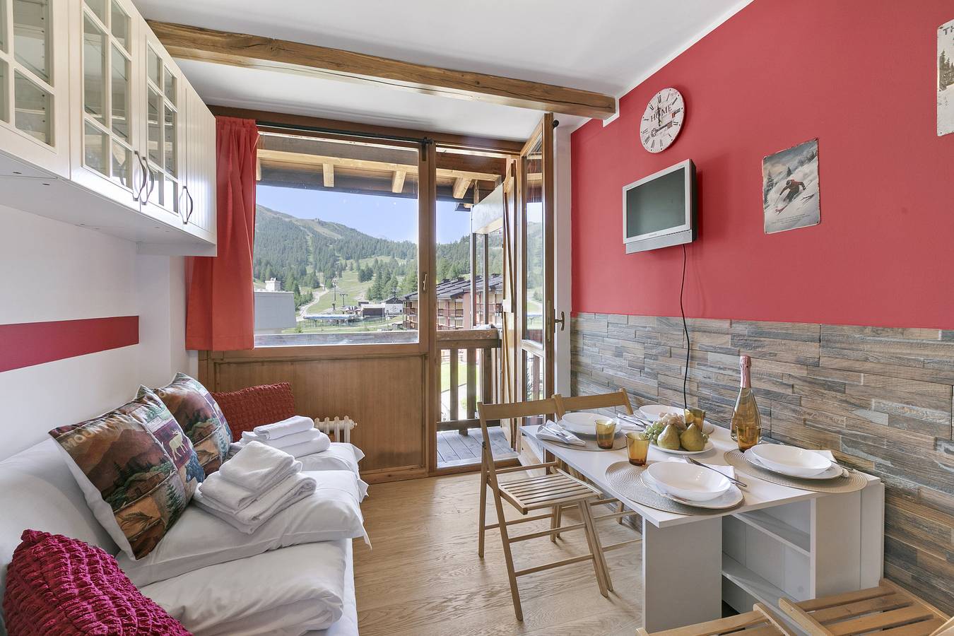 Ganze Wohnung, Ski-Apartment mit Bergblick, WiFi und ruhiger Lage in Sestriere, Via Lattea