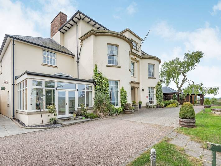 Cottage for 25 people, with garden, with pets in Wales