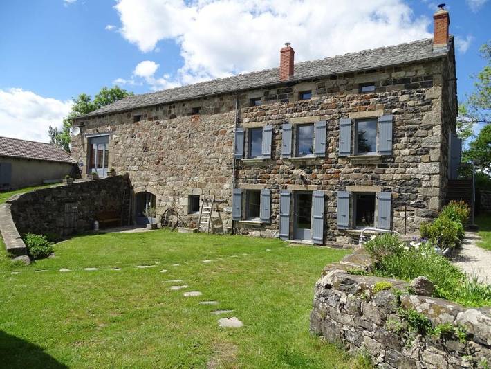 Chambre d’hôte pour 2 personnes, avec vue et jardin en Haute-Loire
