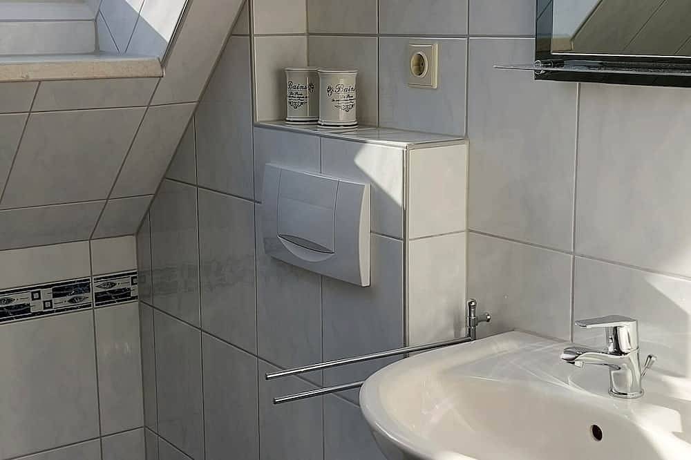 Vacation home at the village green in Katerbow, Temnitzquell
