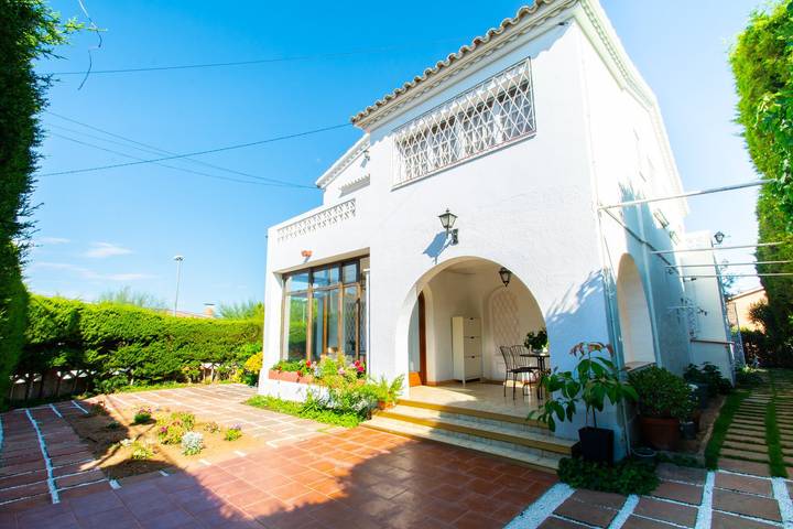 Holiday home for 9 people, with garden - 1