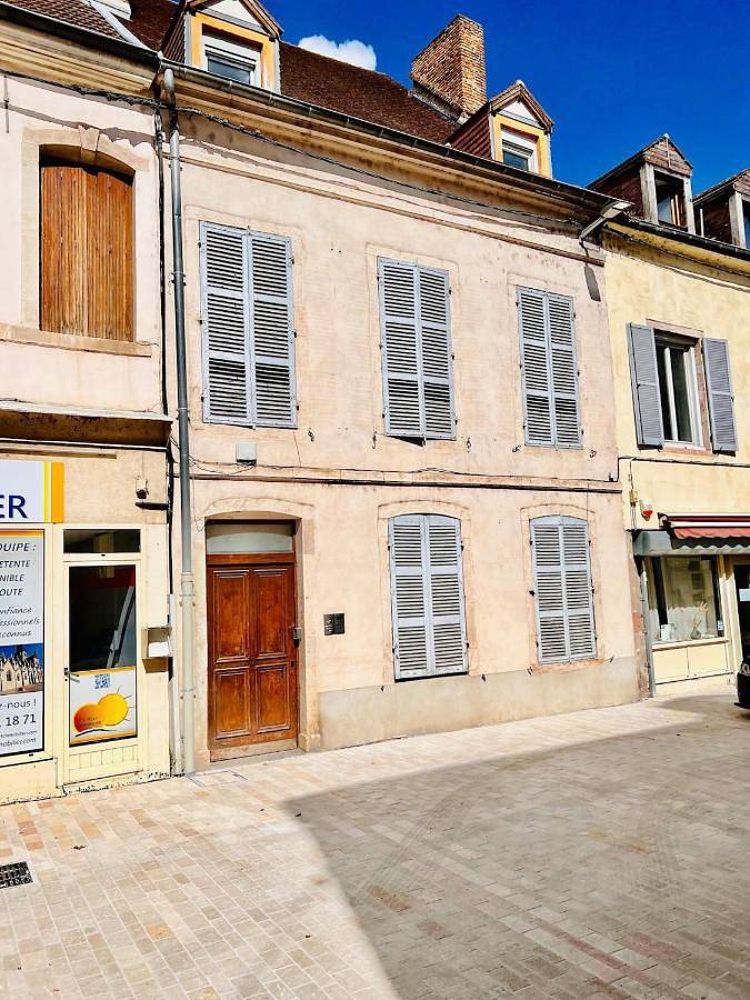 Appartement entier, One-Bedroom Apartment in Auxonne, Région de Dijon