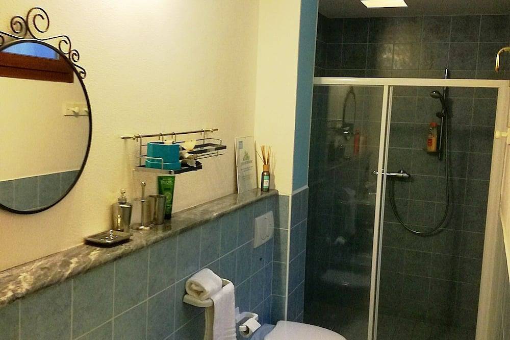 Villa für erholsame Ferien mit herrlichem Blick auf den Comer See in Vercana, Gemeinde Vercana