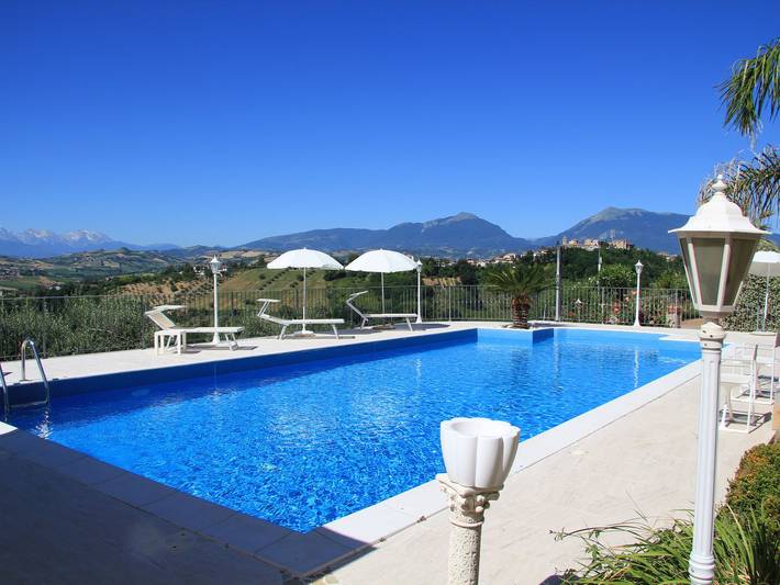 Villa con piscina per 6 persone, con Balcone/Terrazza e Giardino nonché Piscina in Abruzzo