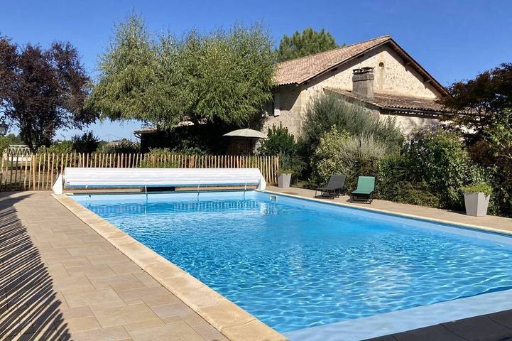 Gîte pour 4 personnes, avec piscine, animaux acceptés à Lamothe-Montravel