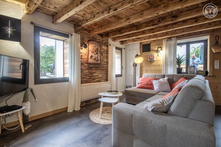 Gîte pour 8 personnes, avec piscine et terrasse à Saint-Pancrace - 2