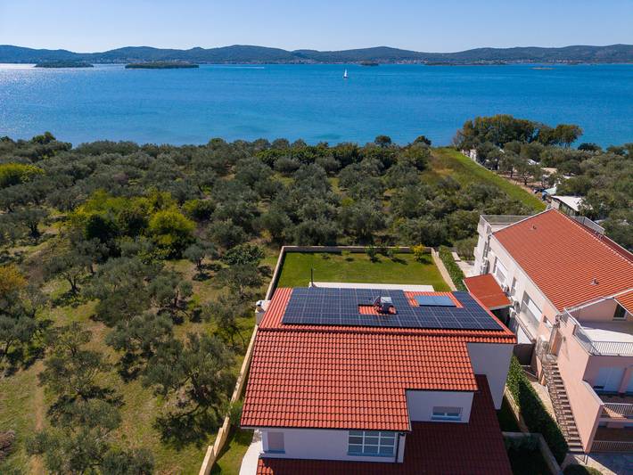Ferienhaus für 10 Personen, mit Balkon und Terrasse sowie Garten in Sveti Filip i Jakov - 2