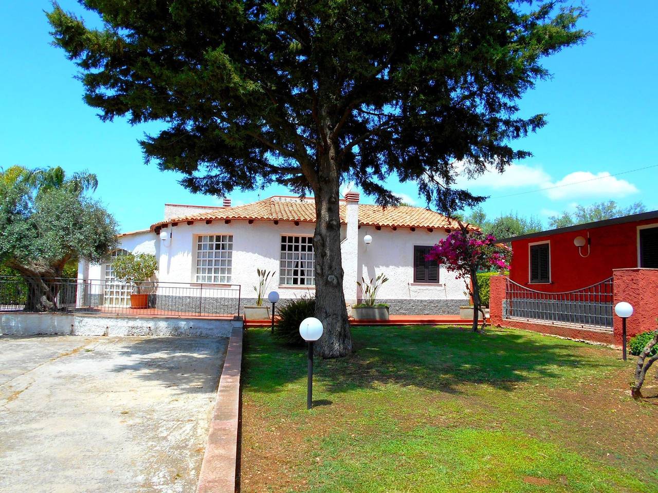 Villa spaziosa con ampia veranda in Solarino, Siracusa e dintorni