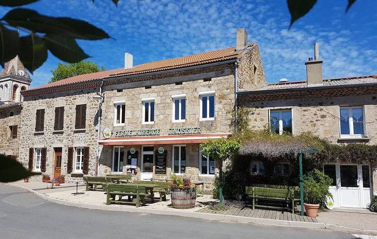 Cottage pour 2 personnes, avec vue ainsi que terrasse et jardin à Burdignes