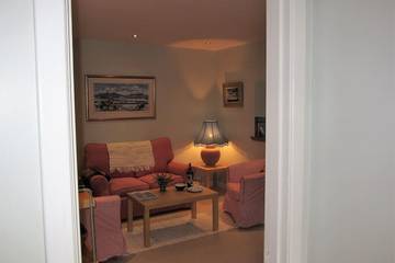Log Cabin for 2 People in Loch Lomond, West Dunbartonshire, Photo 4
