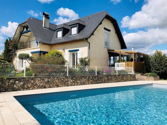 Maison de vacances pour 12 personnes, avec terrasse ainsi que piscine et vue