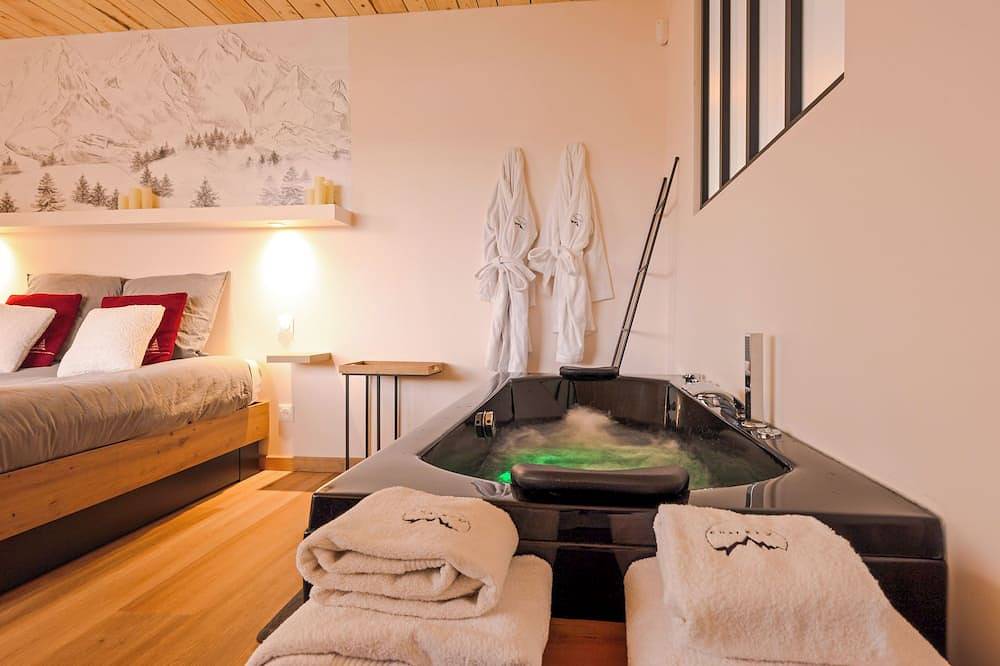 Entire apartment, Suite Chalet K in Saint-Chamond, Pilat Regional Nature Park