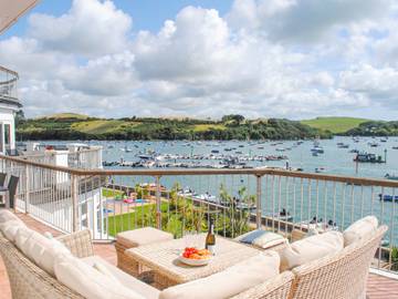Log Cabin for 8 People in Salcombe, Devon, Photo 1