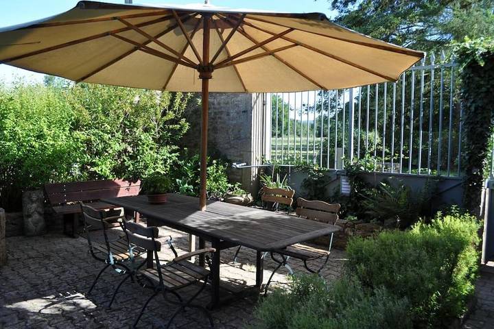 Gîte pour 4 personnes, avec jardin et vue à Cortambert - 3