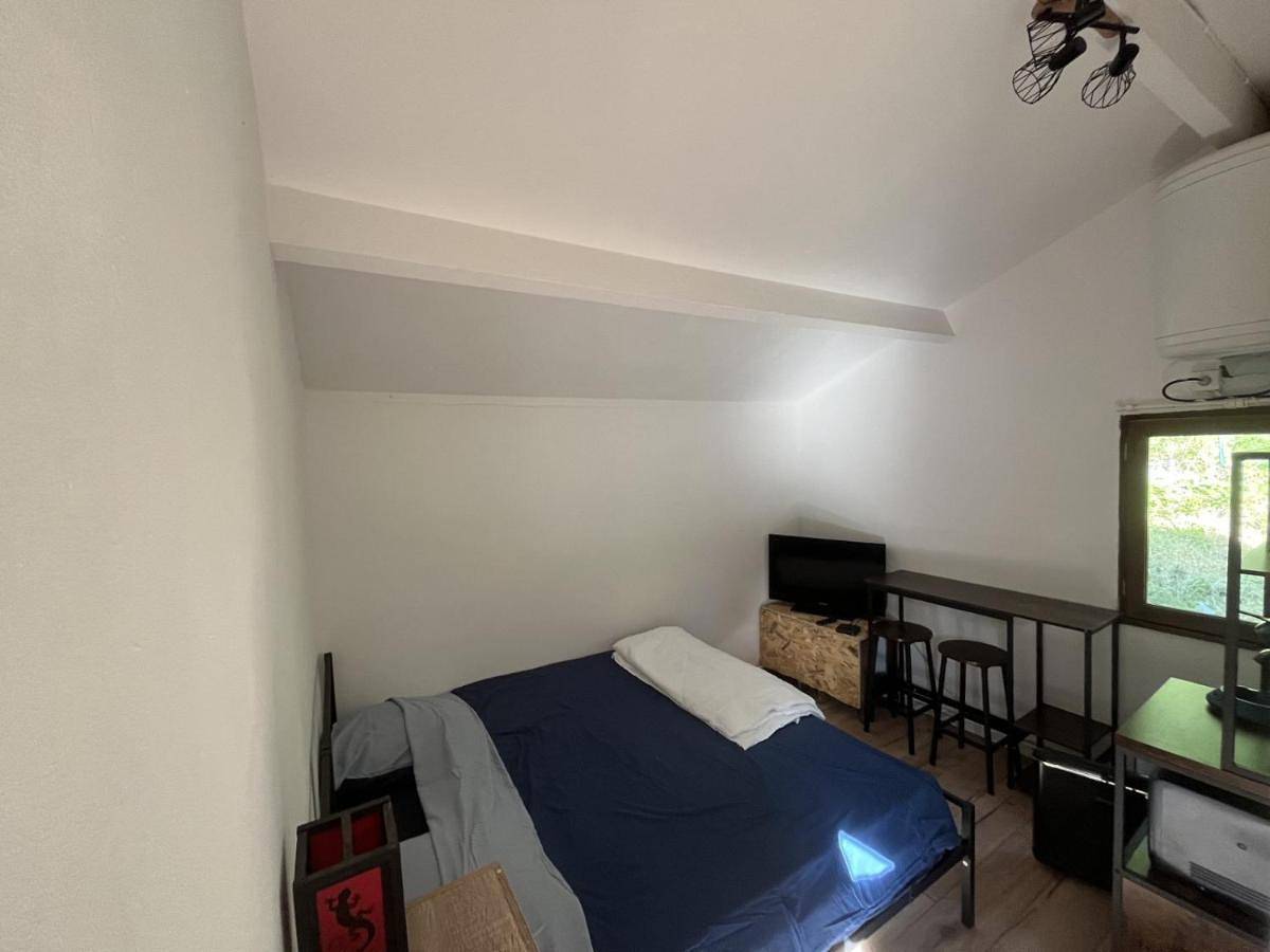 Chambre indépendante avec piscine à Saint Antonin in Espinas, Tarn-et-Garonne