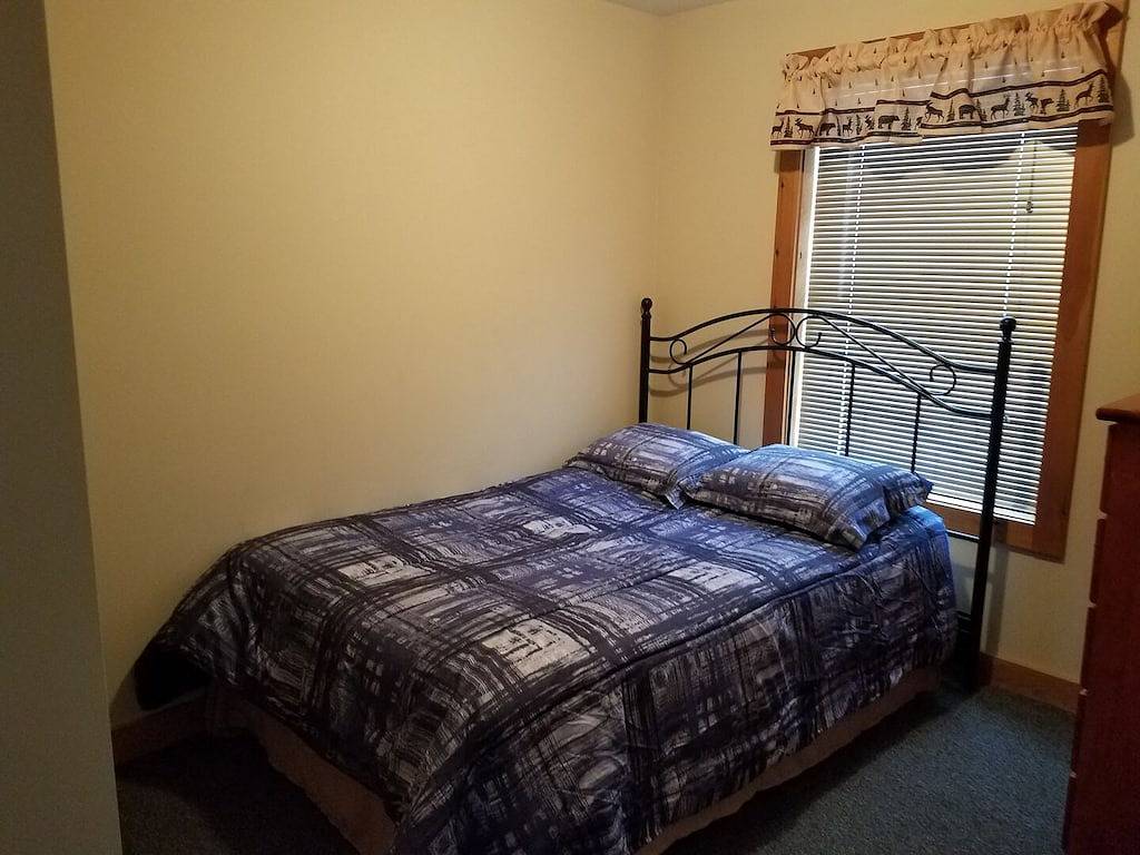 Cabin 2 Roody's Black Bear Cabins- Trail access from camp in Rockwood, Moosehead Lake