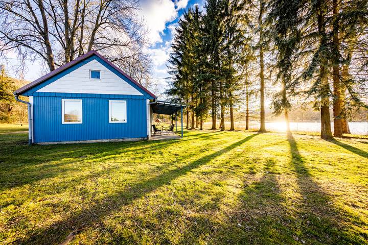 Chalet für 5 Personen, mit Terrasse und Garten sowie Ausblick in Thüringen