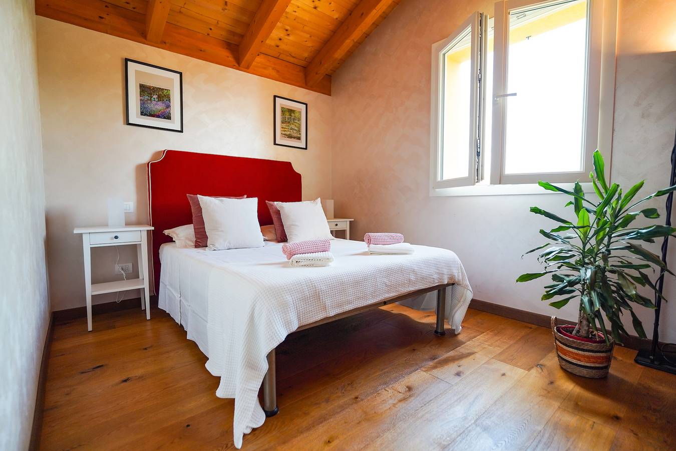Appartement entier, Appartement 'Casa Mila - Près du Centre' avec balcon, Wi-Fi et climatisation in Lucca, Via Francigena