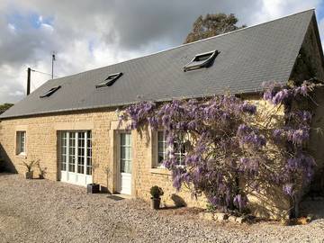 Gîte pour 6 personnes, avec jardin ainsi que terrasse et piscine à Sainte-Mère-Église