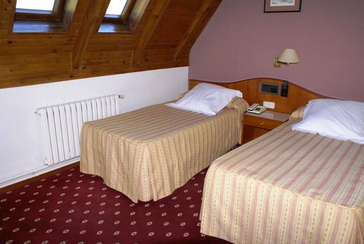 Hôtel pour 2 personnes, avec piscine et jacuzzi ainsi que jardin et sauna dans Baqueira Beret - 3