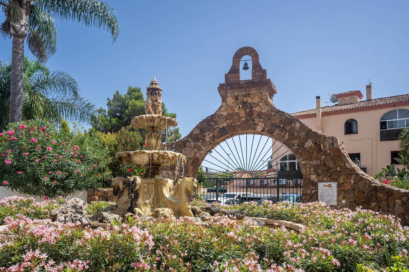 Monolocale intero, Monolocale '19A Claire' con piscina, giardino privato e Wi-Fi in Sun Garden (Estepona), Estepona