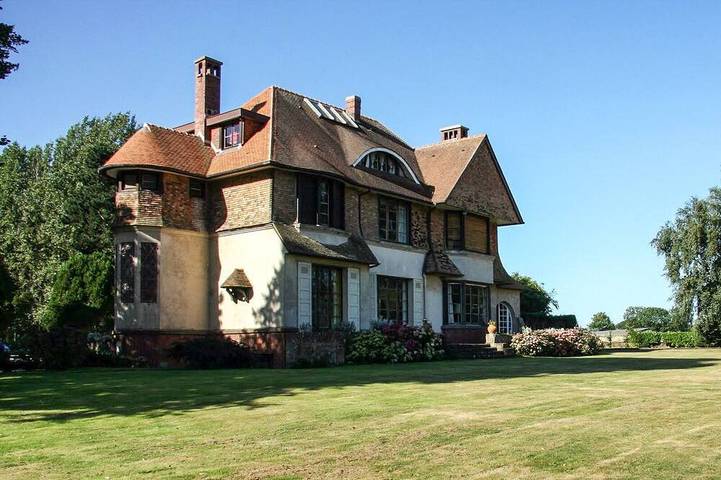 Location de vacances pour 22 personnes, avec jardin, animaux acceptés à Néville