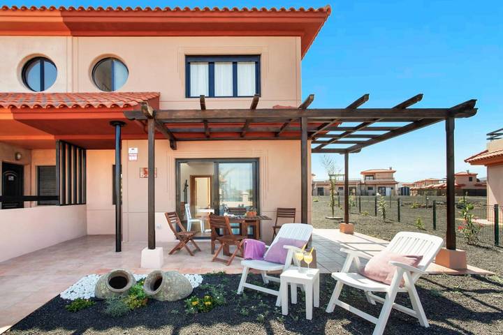 Villa for 6 people, with Balcony and Garden as well as Children pool in Fuerteventura