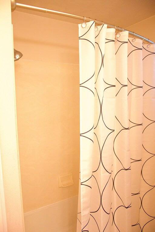 Ganze Wohnung, Fun @ thefrees! Gemütliches 2Br Apt von Costco! Ganz neuer Teppich / Lack! in Orem, Utah Lake