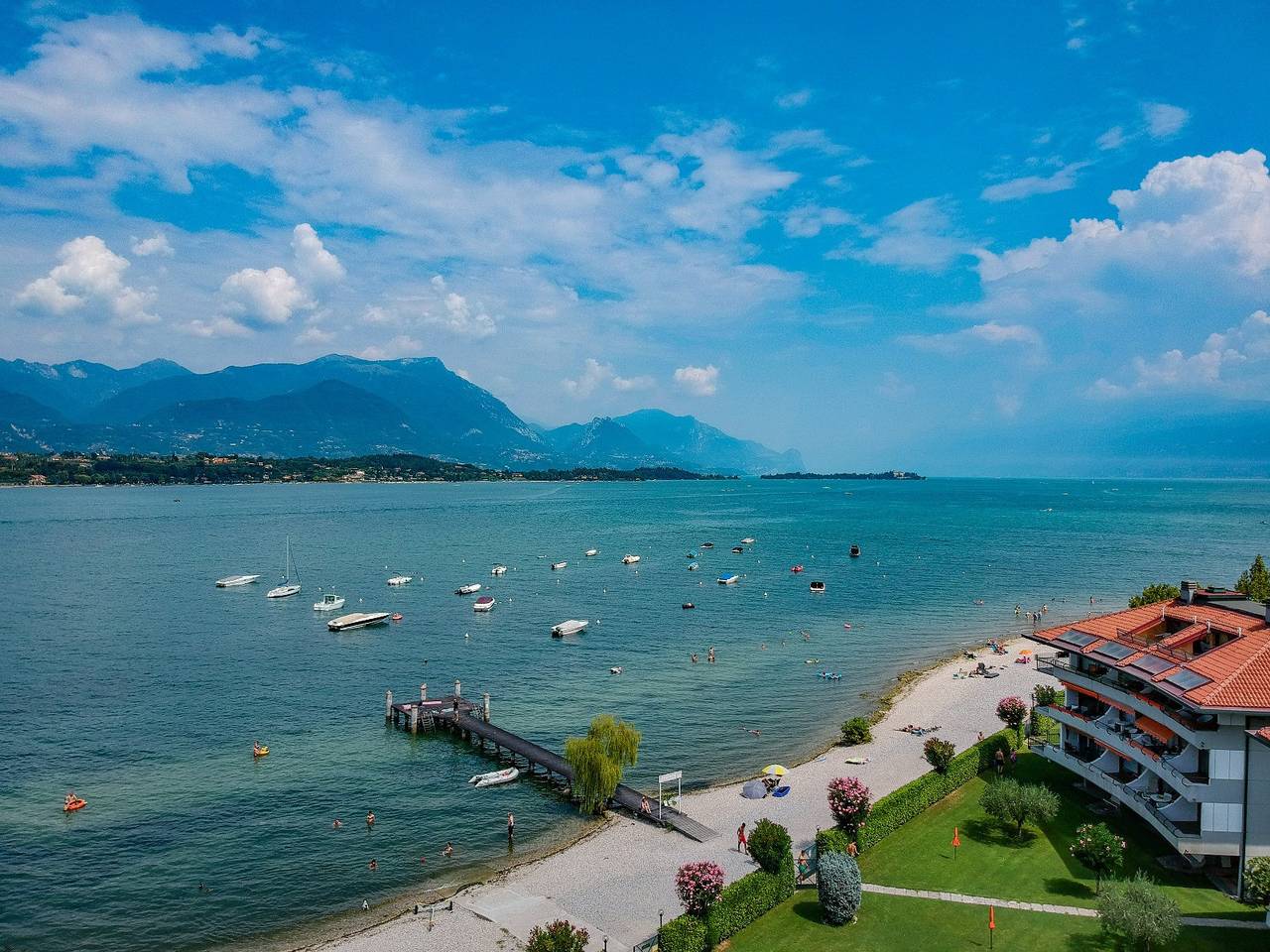 Apartamento entero, Il Sogno del Lago by Garda Fewo in Manerba del Garda, Montañas Garda