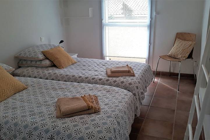 Ganze Wohnung, Spacious 2 bed Appartment full air con, Sun terrace,stunning views, Pools in Fitou, Mittelmeerküste (Frankreich)