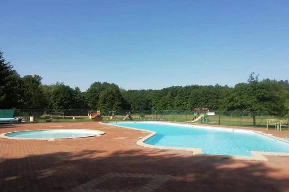 Zecamping 3* familial piscine dog friendly sauna tente 13m2 4 pers in Sauxillanges, Parc Naturel Régional Livradois-Forez