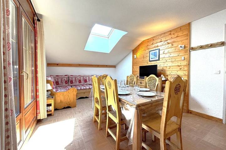 Chalet pour 6 personnes, avec piscine et balcon à Flumet