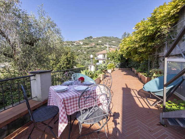 Ferienwohnung für 4 Personen, mit Terrasse und Garten in Imperia - 3
