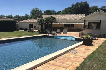 Location de vacances pour 8 personnes, avec jardin et terrasse à Vensac