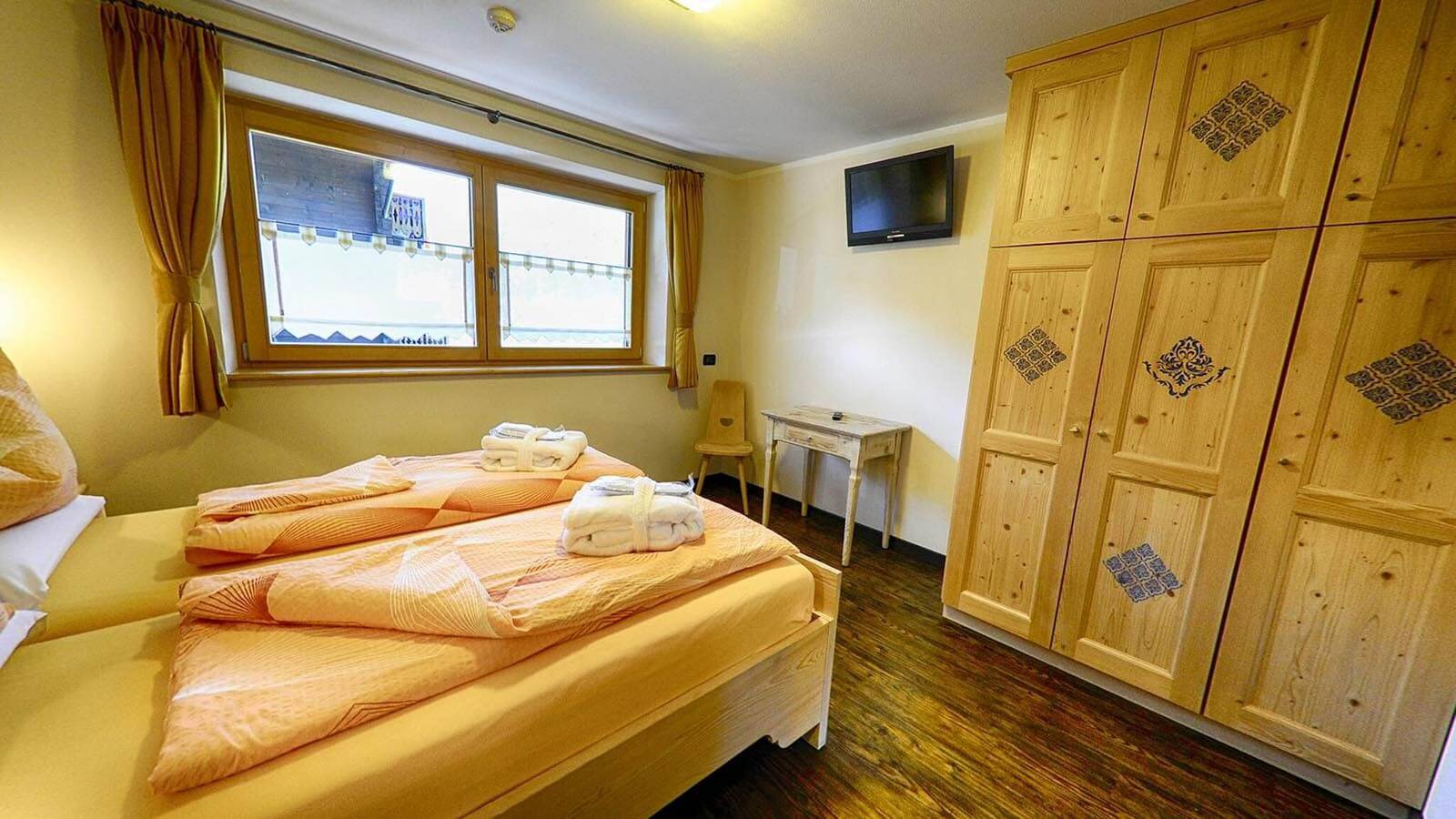 Ganze Wohnung, Wohnung Blesecia - Baita Cusini mit Bergblick, Wellnessbereich und Wlan in Teola, Livigno