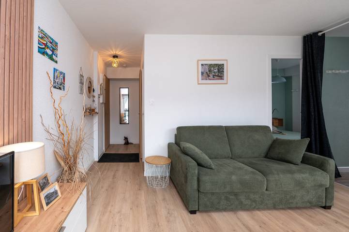 Entire apartment, Apartment 'Ty Soleil – Near the Sea' with Balcony and Wi-Fi in Carnac, Côte des Mégalithes