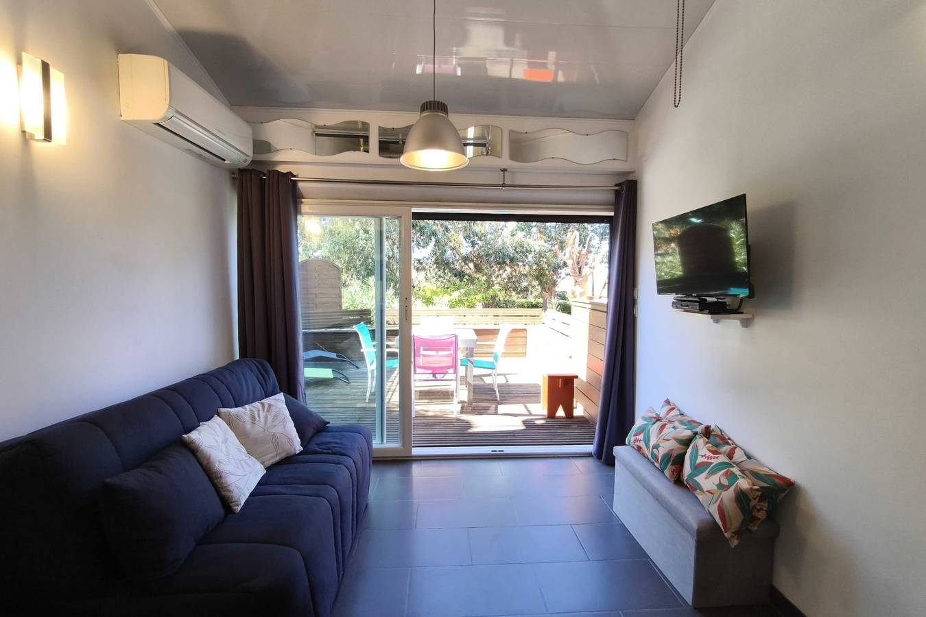 Apartamento entero, Bright apartment with terrace near the beach in Tiuccia, Calcatoggio