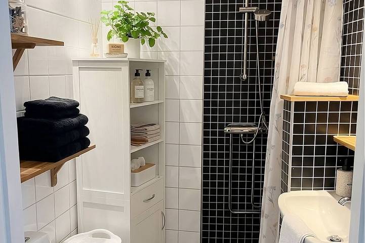 Ganze Wohnung, Cozy Scandinavian Apartment • Free Parking • Near Elmia • Garden View in Huskvarna, Jönköping