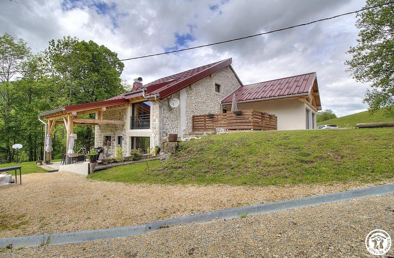 La Grange de la Crête Beudron in Chézery-Forens, Gex
