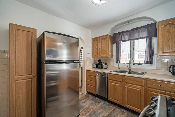 Vacation rental for 8 people, with yard in St. Charles County