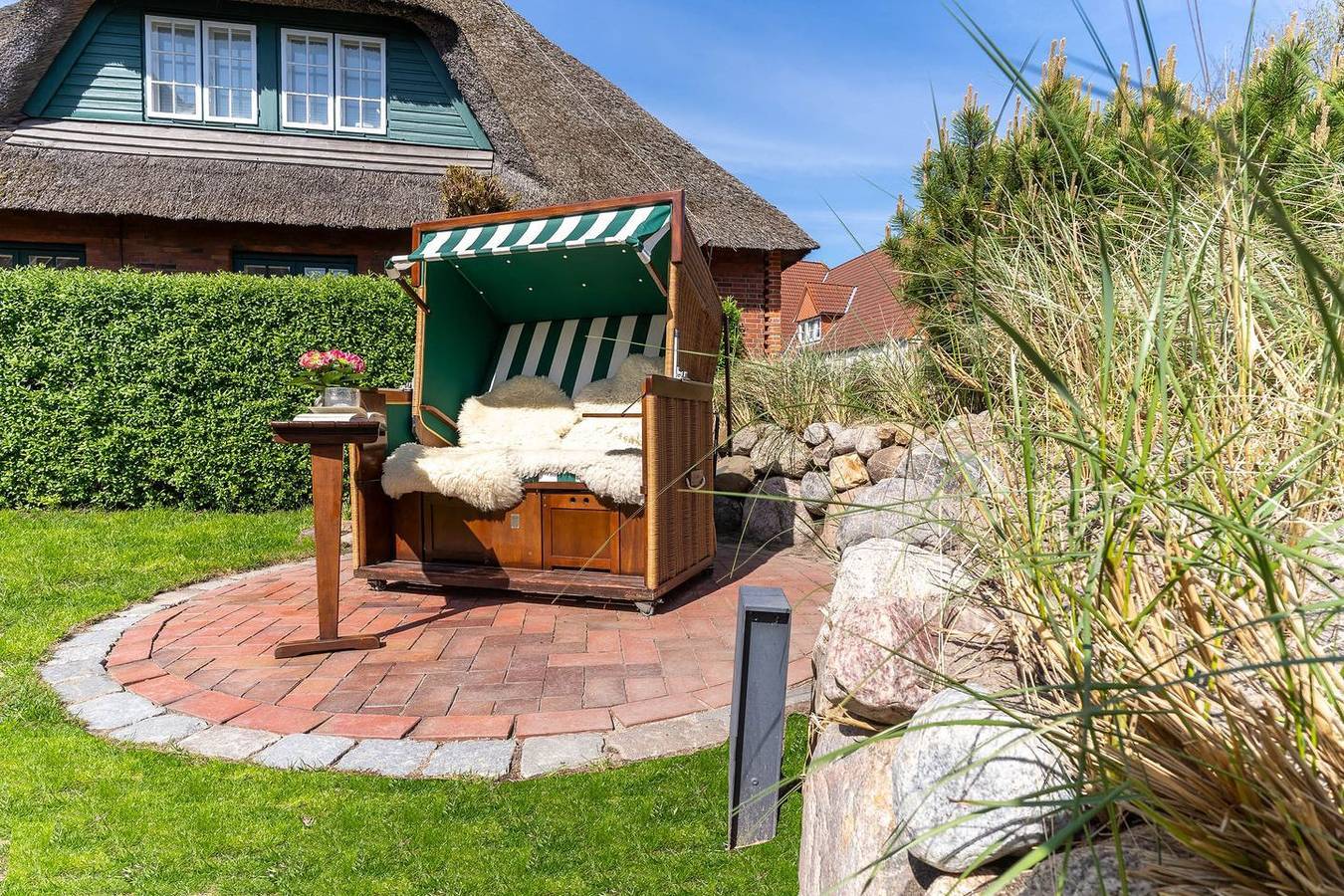 Nest und Meer - wunderschönes Einzelhaus in hervorragender Lage im Dorf! in St. Peter-Ording, Eiderstedt