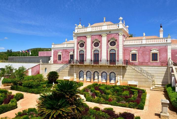 Hôtel pour 2 personnes, avec Terrasse et Jardin ainsi que Piscine et Sauna