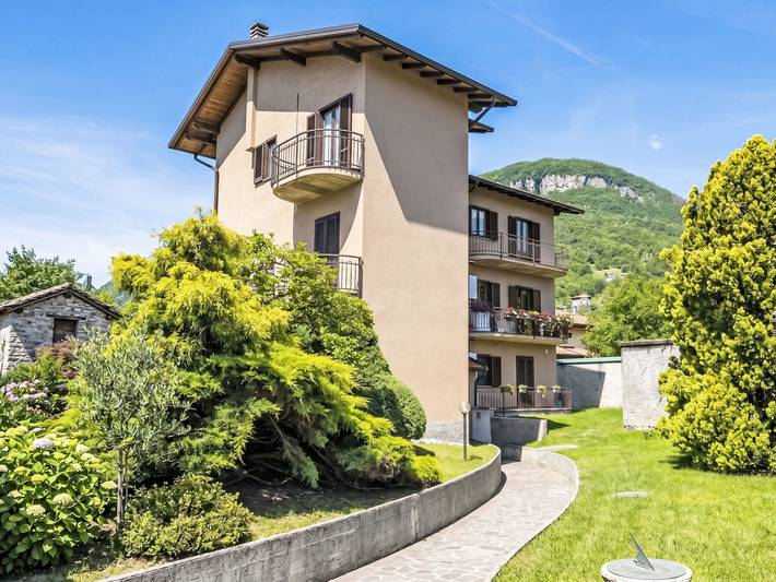 Apartment for 4 people, with Balcony and Garden in Lake Como